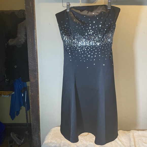 Cocktail Dress - Picture 3 of 7